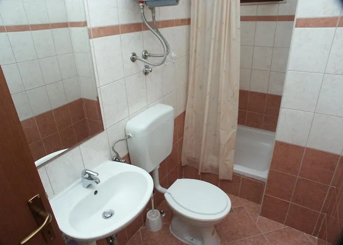 Apartman With Parking Space Rastici, Ciovo - 8646 *