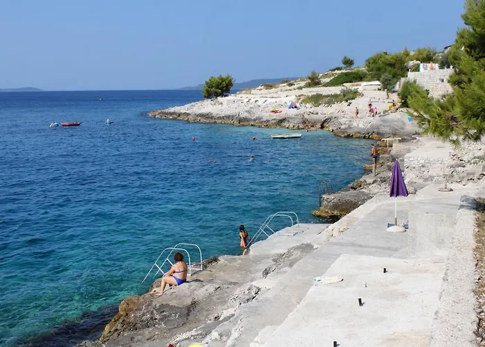 With Parking Space Rastici, Ciovo - 8646 Appartement *